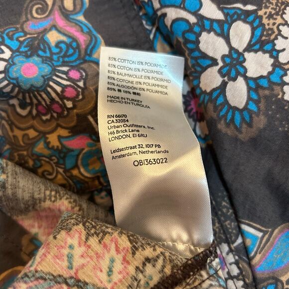 Free People Poolside Printed Boyfriend Button Up Shirt XS Purple Blue Paisley - Picture 6 of 7